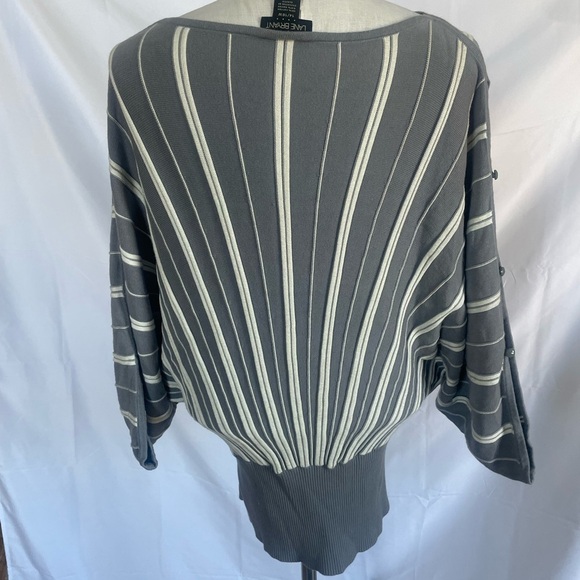 Gray and White Striped Sweater size 14/16W Lane Bryant - Picture 5 of 7